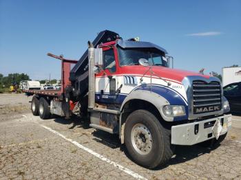  Salvage Mack 700 Gu700