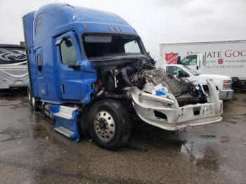  Salvage Freightliner Cascadia 1