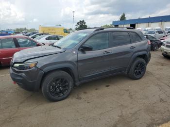  Salvage Jeep Cherokee