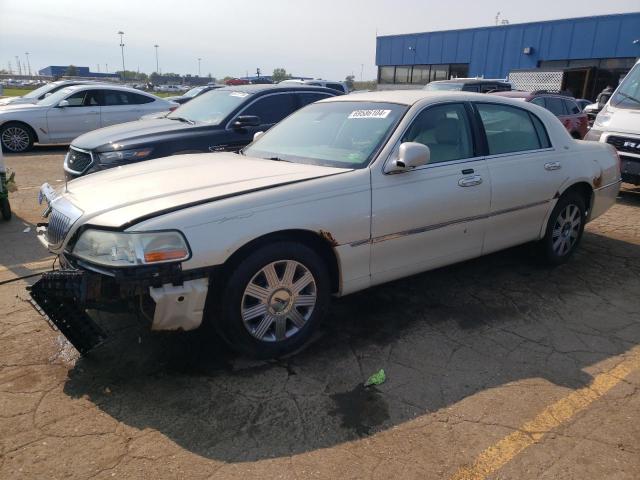  Salvage Lincoln Towncar