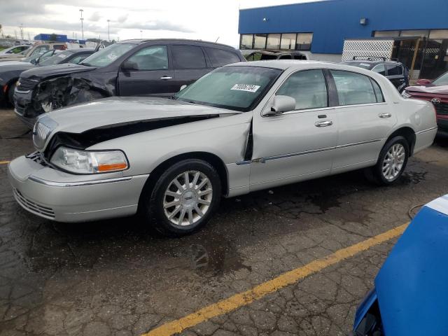  Salvage Lincoln Towncar