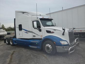  Salvage Peterbilt 579