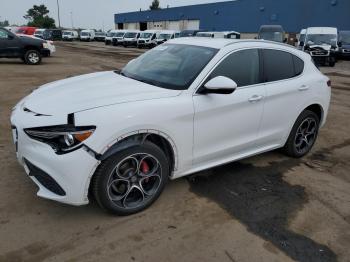  Salvage Alfa Romeo Stelvio