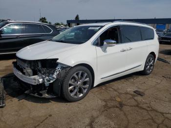  Salvage Chrysler Pacifica