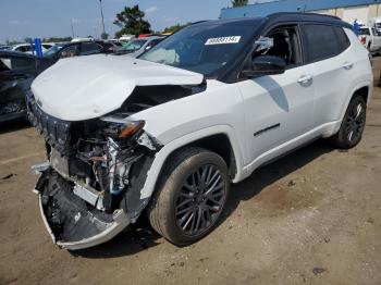  Salvage Jeep Compass