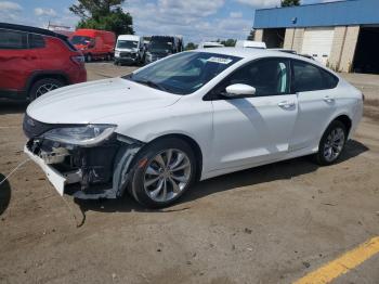  Salvage Chrysler 200