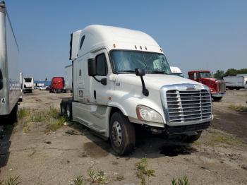  Salvage Freightliner Cascadia 1