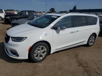  Salvage Chrysler Pacifica