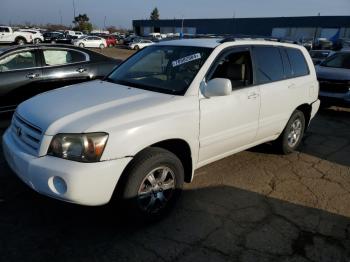  Salvage Toyota Highlander