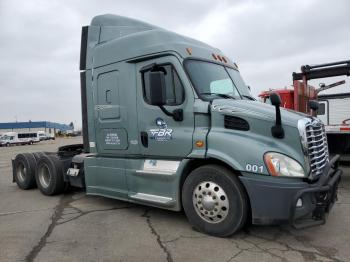  Salvage Freightliner Cascadia 1