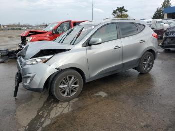  Salvage Hyundai TUCSON