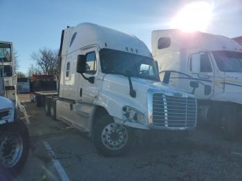  Salvage Freightliner Cascadia 1