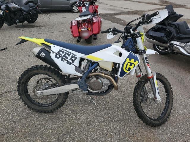  Salvage Husqvarna Motorcycle