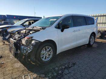  Salvage Chrysler Pacifica