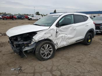  Salvage Hyundai TUCSON