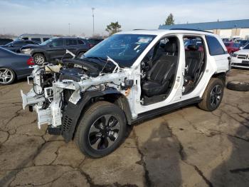  Salvage Jeep Grand Cherokee