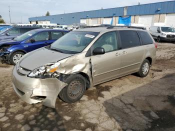  Salvage Toyota Sienna