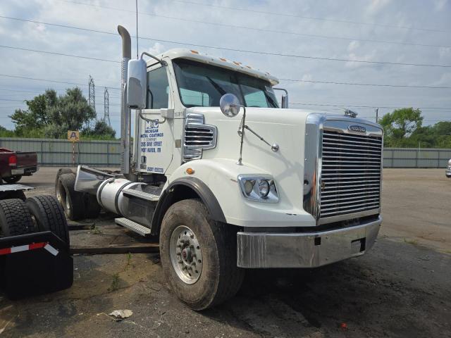  Salvage Freightliner 122sd