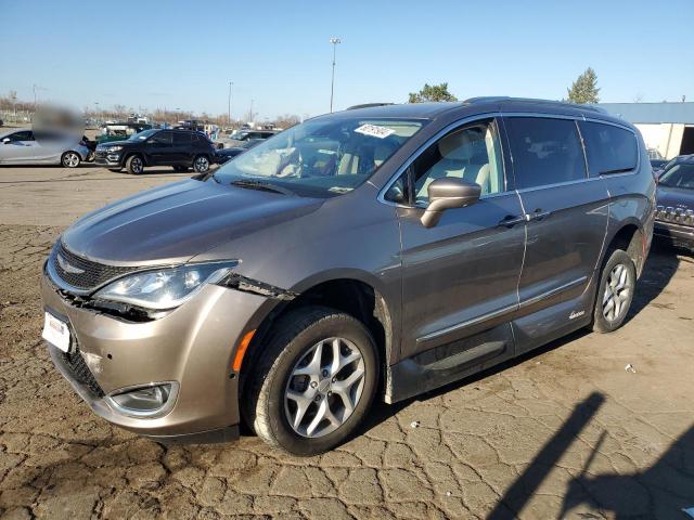  Salvage Chrysler Pacifica