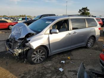  Salvage Toyota Sienna