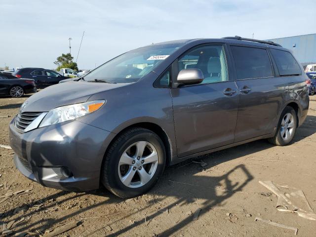  Salvage Toyota Sienna