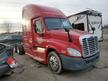  Salvage Freightliner Cascadia 1