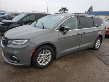  Salvage Chrysler Pacifica