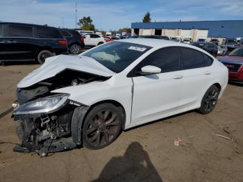  Salvage Chrysler 200