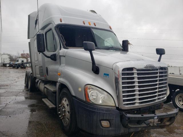  Salvage Freightliner Cascadia 1