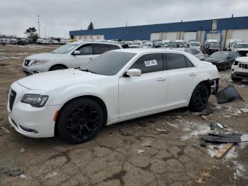  Salvage Chrysler 300