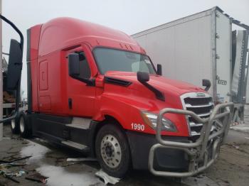  Salvage Freightliner Cascadia 1