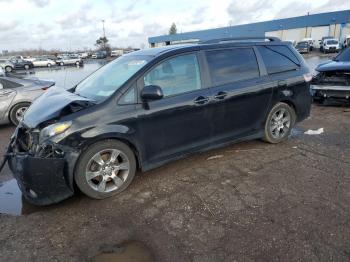  Salvage Toyota Sienna