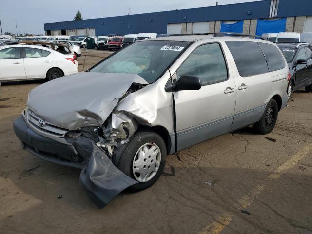  Salvage Toyota Sienna