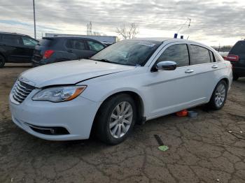  Salvage Chrysler 200