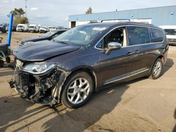  Salvage Chrysler Pacifica