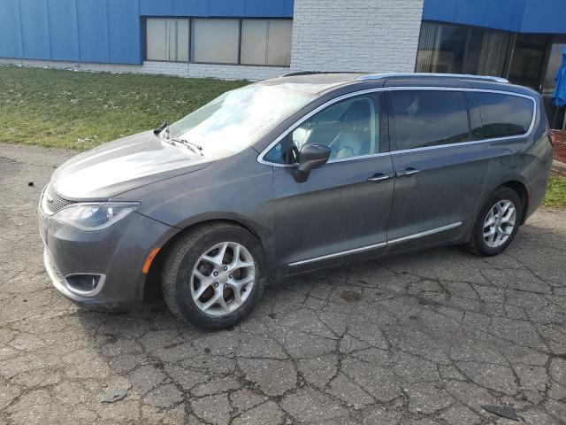  Salvage Chrysler Pacifica