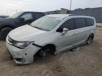  Salvage Chrysler Pacifica