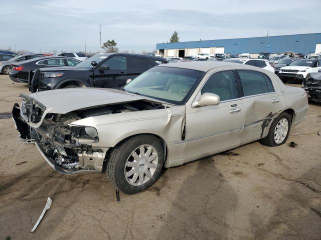  Salvage Lincoln Towncar