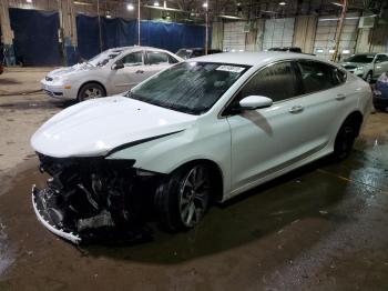  Salvage Chrysler 200