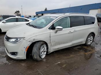  Salvage Chrysler Pacifica