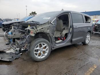  Salvage Chrysler Pacifica