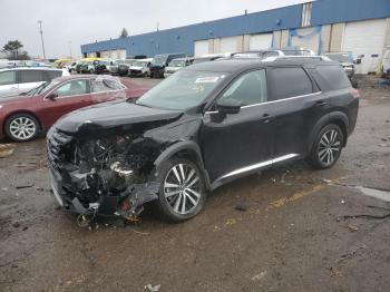  Salvage Nissan Pathfinder