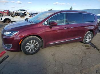  Salvage Chrysler Pacifica