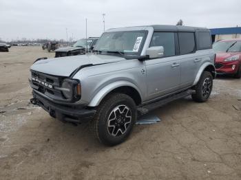  Salvage Ford Bronco