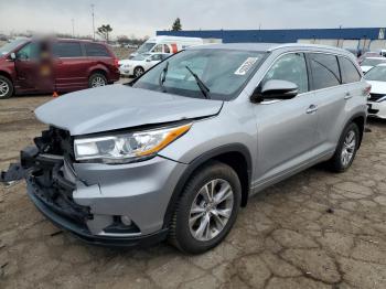  Salvage Toyota Highlander