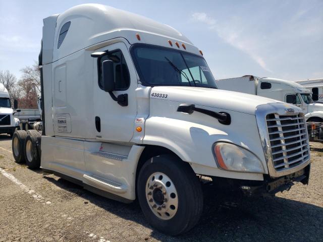  Salvage Freightliner Cascadia 1