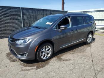 Salvage Chrysler Pacifica