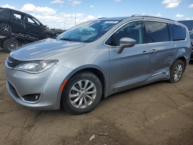  Salvage Chrysler Pacifica