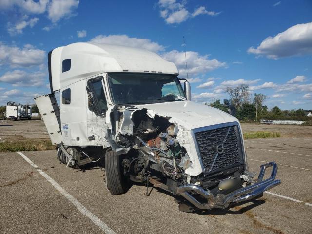 Salvage Volvo Vn