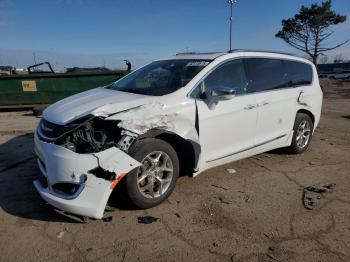  Salvage Chrysler Pacifica